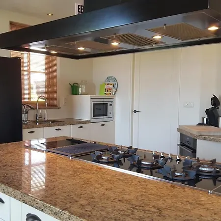 Pura Vida Villa Oud Ade